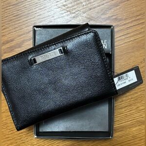 Kenneth Cole Reaction Vintage Black Leather Trifold Wallet